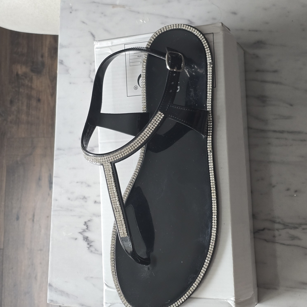 Elegant Black Sandals with Rhinestone Detailing